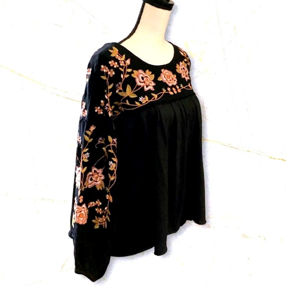 In Loom Blouse Boho Peasant Women's Small Black/Floral Embroidered Pleated Top - Picture 2 of 10